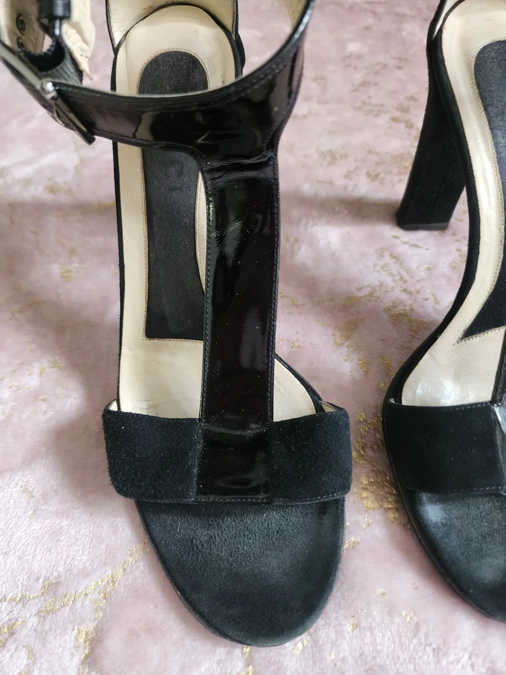 GUCCI | Classic Black T-Strap High Heel Sandals - Picture 11 of 16